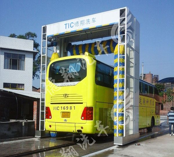 大巴洗車機