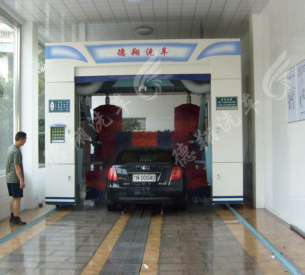 中巴洗車機